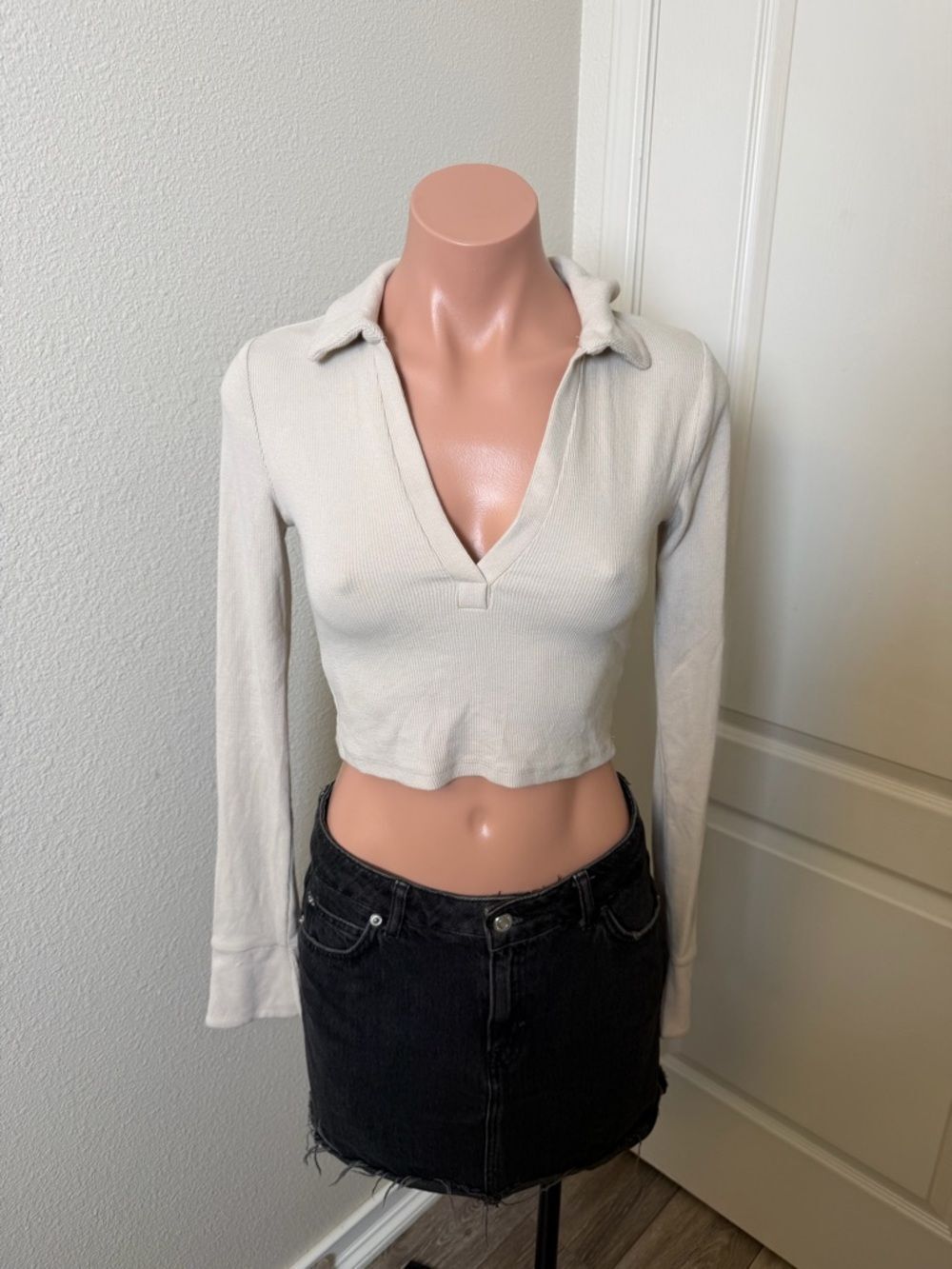 Garage Cropped Long-Sleeve Polo Top in Cream Sz S